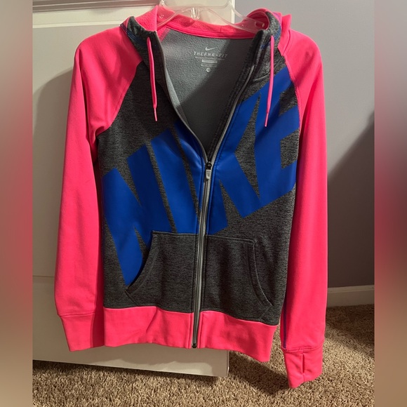 Nike Tops - Nike zips up hoodie